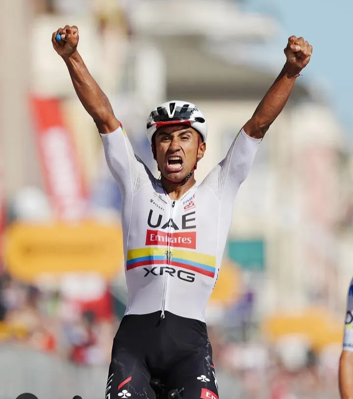 NARVÁEZ otra vez al podio y suma tres triunfos en el GIRO - Fondo