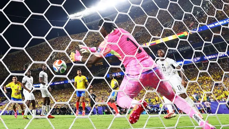 COLOMBIA ajusticia a Ghana y saca boleto a octavos  - Fondo