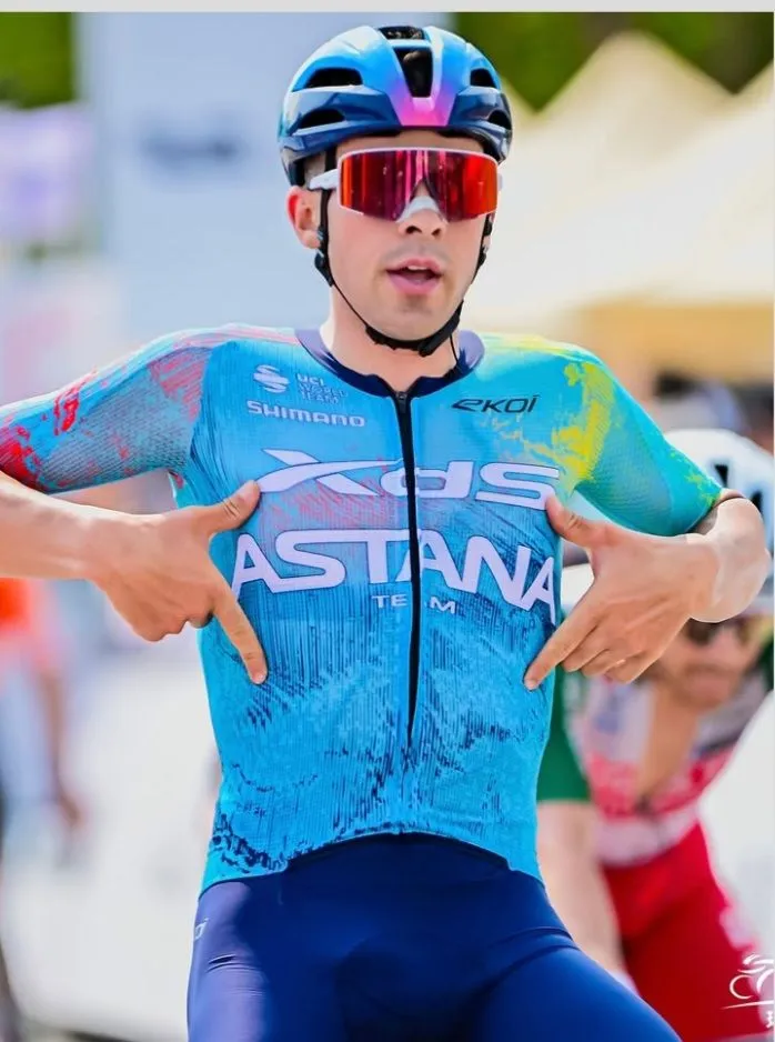 Historia Uruguaya Etapa Y Liderato,  Gloria y Drama para Colombia a La Vez - Fondo