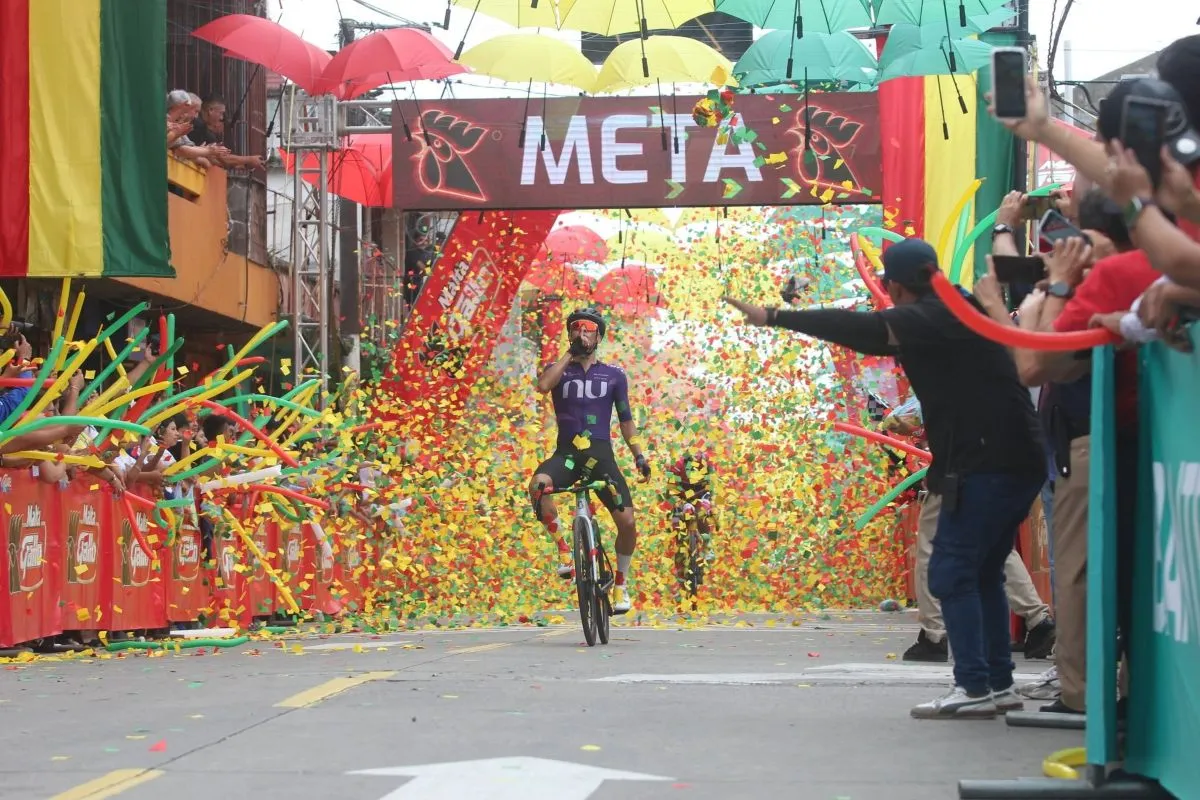 COLOMBIANOS  dominan todo en la Vuelta a Guatemala