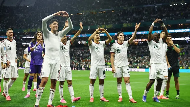 MÉXICO sigue de fiesta y SUDÁFRICA da el golpe  - Fondo