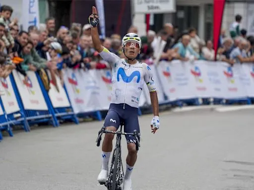 NAIRO QUINTANA RENACE EN ASTURIAS: VICTORIA, LIDERATO Y UNA NUEVA PÁGINA PARA EL CICLISMO LATINO - Fondo