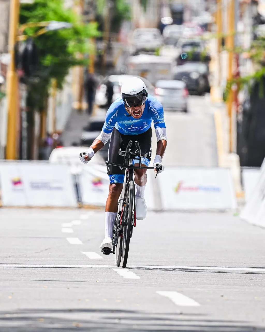 Colombian Brandon Rojas flies in the ITT and nears the title - Fondo
