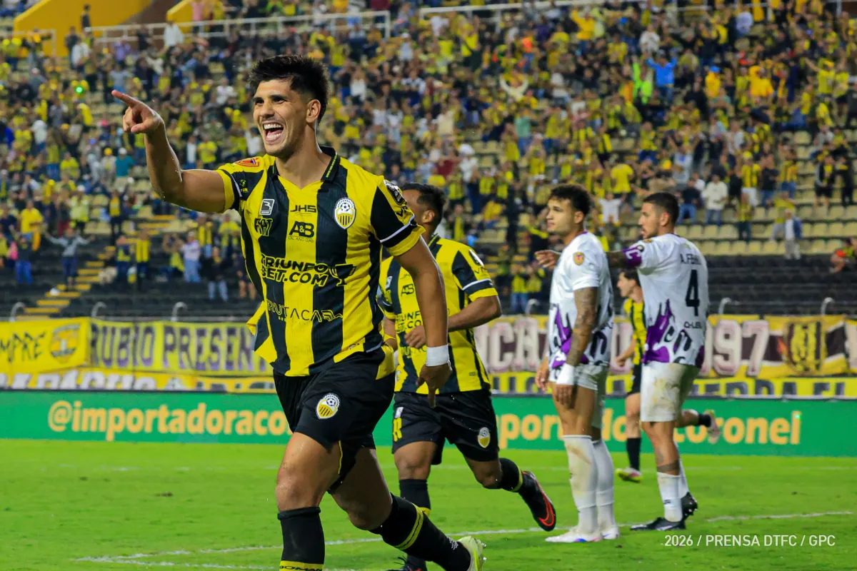 Arden los cuadrangulares de la Liga FUTVE para buscar los finalistas - Fondo