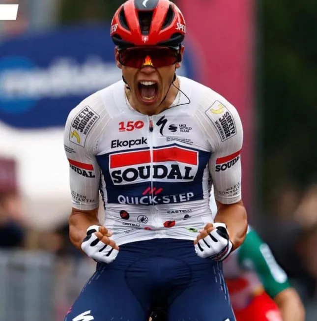 Francés Paul Magnier primer líder en GIRO DE ITALIA - Fondo