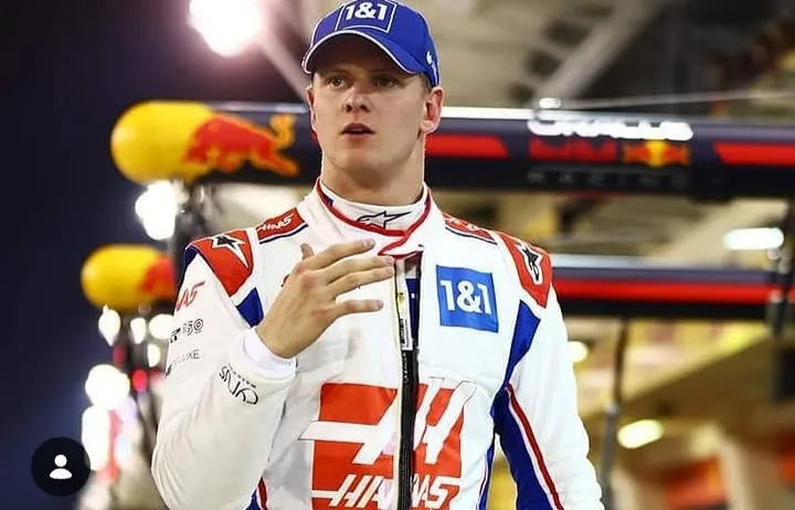 ¡APROBADO! Mick Schumacher pasa el ROP para las 500 Millas de Indianápolis - Fondo