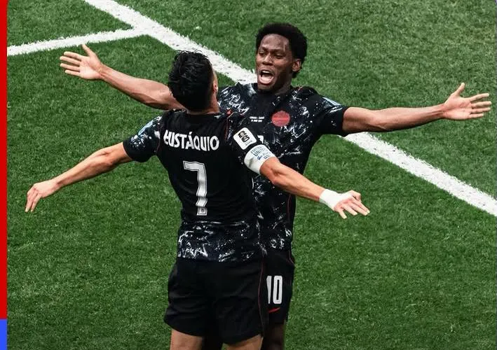 Triunfo HISTÓRICO de Canadá y con goleada sobre Qatar - Fondo