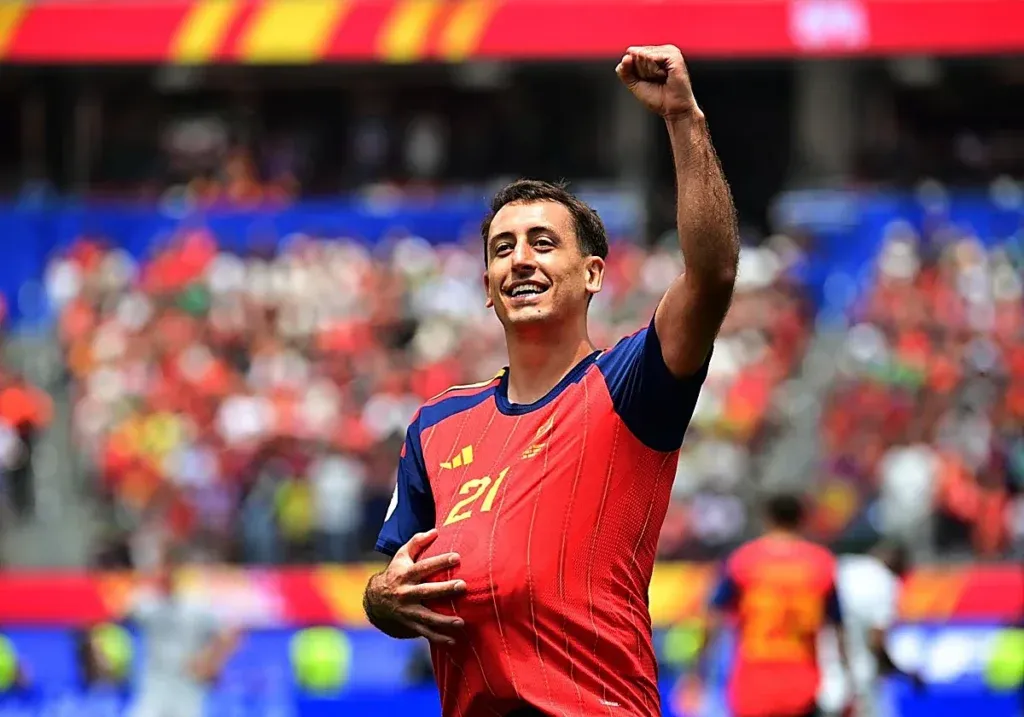 ESPAÑA ejecuta una buena faena y se queda con el premio   - Fondo
